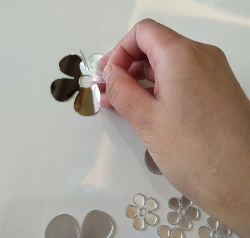 MEYA Set of 50pcs Little Flowers Mirror Sticker,Different Sizes Flower Mirror Decal for Kids Nursery Home Deco,DIY Craft& Scrapbooking Accessory Mirror Pieces Stickers - Image 4
